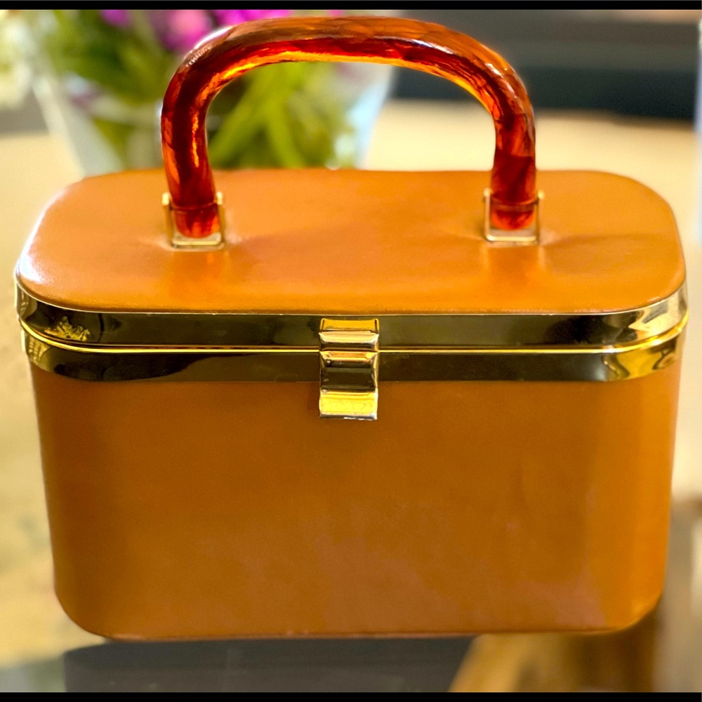 vintage 1960’s pillbox purse with tortoise shell handle